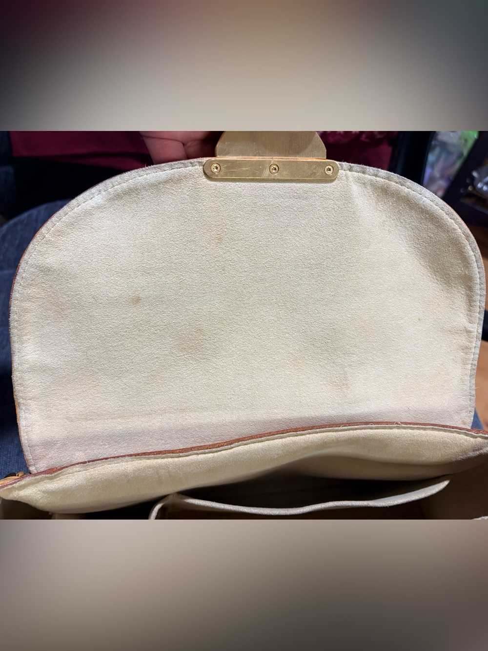 Louis Vuitton Beverly MM Bag. - Picture 11 of 17